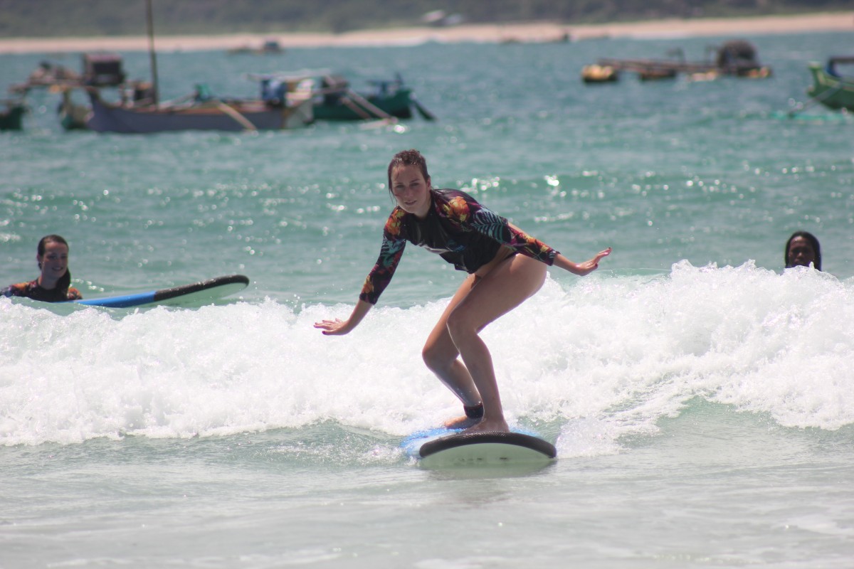 Good Beginner Surf Lesson with DHM Surf Camp Lombok