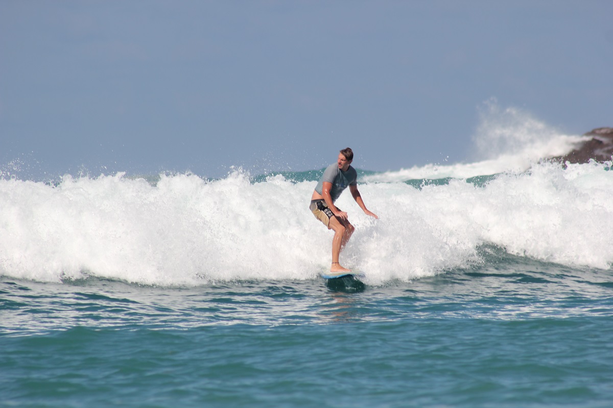 Good Beginner Surf Lesson with DHM Surf Camp Lombok